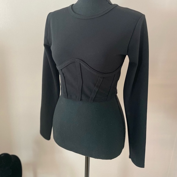 Black crop top - Picture 2 of 4